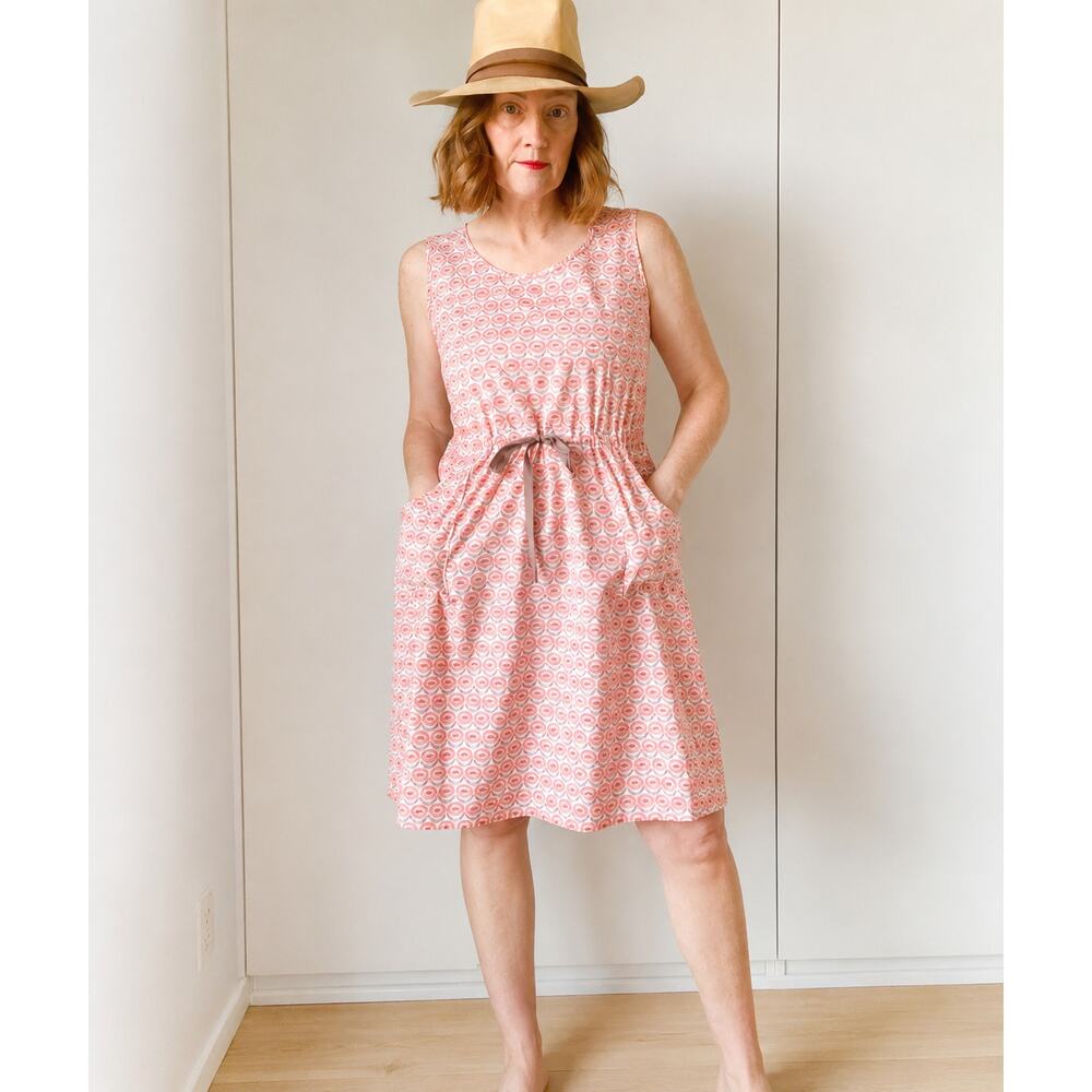 Summer Dress Size medium Cotton made in USA Geo Floral shape Pockets